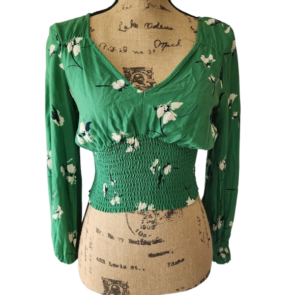 Abercrombie & Fitch Green Floral Smocked Crop Top - XS - Picture 4 of 9